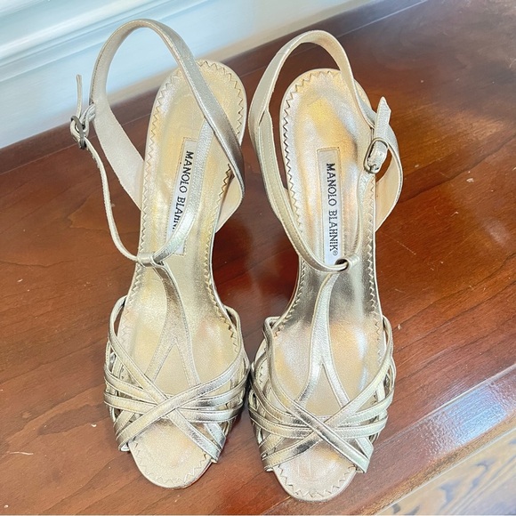***Sold on another Platform***Manolo Blahnik Gold T-Strap Heels 7.5 - Picture 12 of 15
